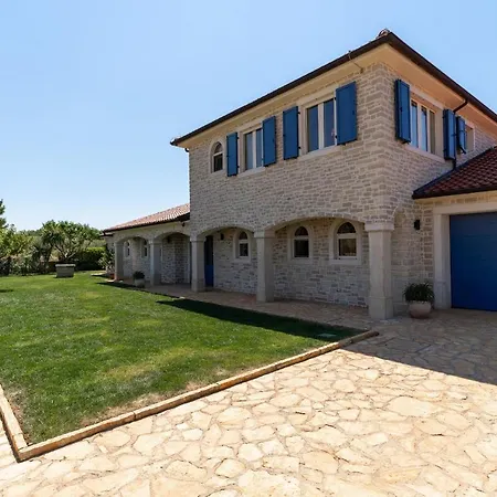 فيلة Porec